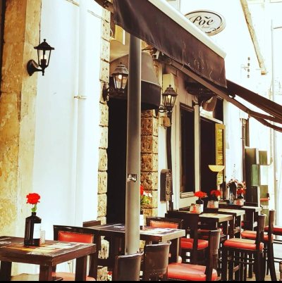 Poe Bar & Restaurant