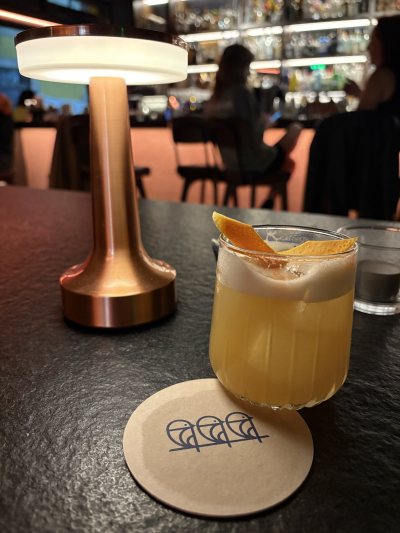 Tria Poulakia Bar