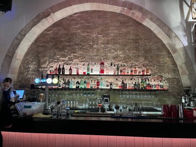 Stories Coctail & Wine Bar