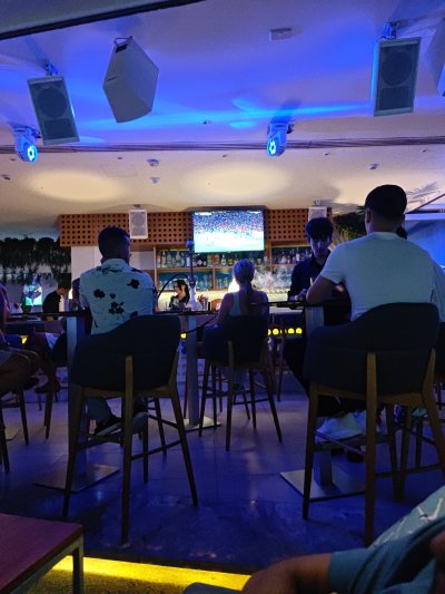 Living Room Restaurant - Lounge Bar