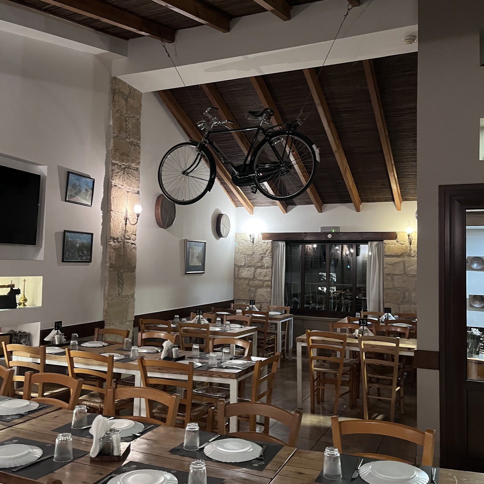 Forsos Tavern
