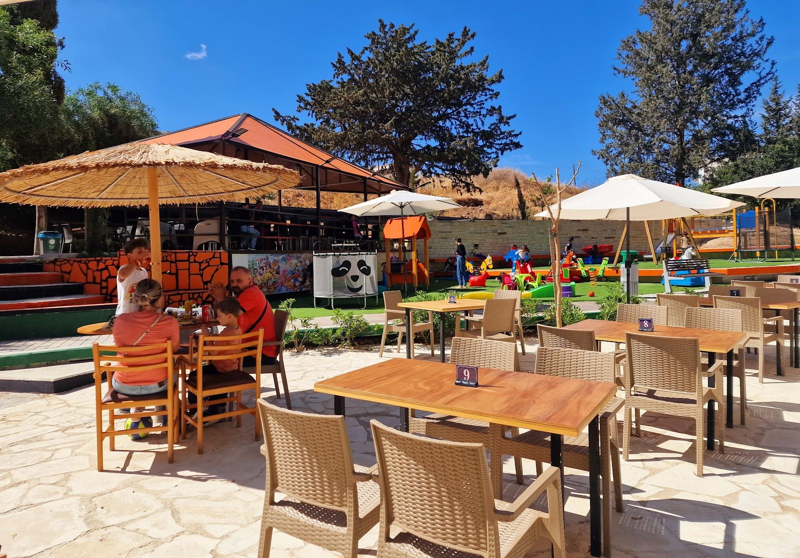 Vrien Paradise PlayPark Cafe