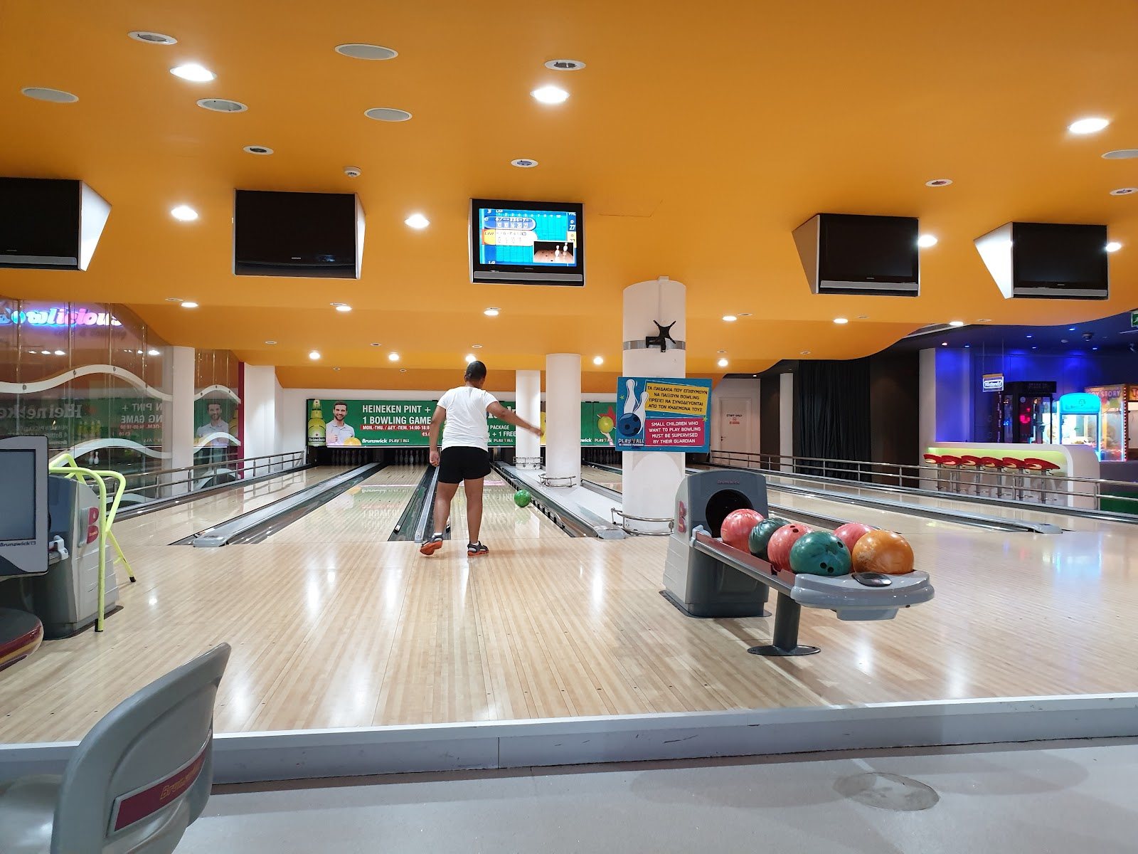 Play4all Bowling Center - Playground