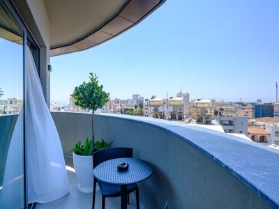 Mercure Larnaca Finikoudes Beach