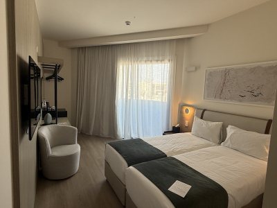 Mercure Larnaca Finikoudes Beach