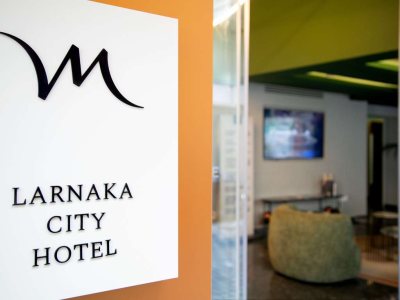 Mercure Larnaca Finikoudes Beach