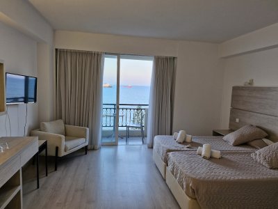 Pier Beach Hotel Apartments