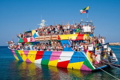 Fantasy boat Party