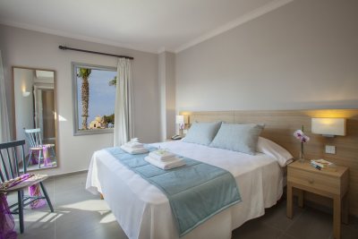 Louis St. Elias Resort & Waterpark