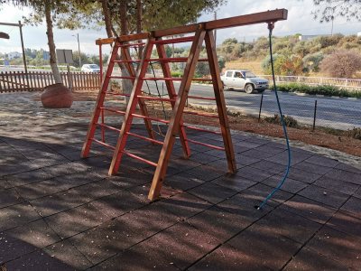 Polis playground