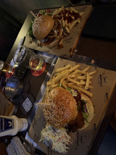 Moondog's Bar & Grill