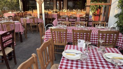 Taverneio to Istorikon