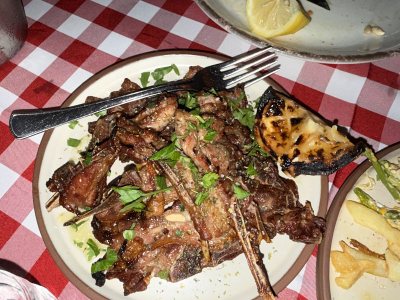 Taverneio to Istorikon