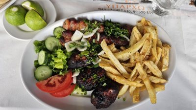 Ταβέρνα Υπάρχω