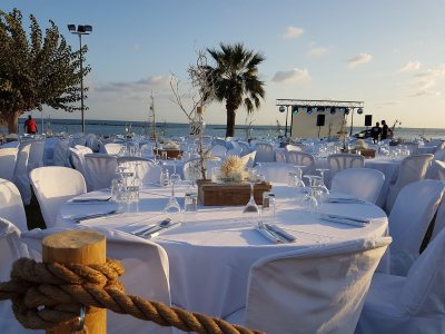 Atlantida Beach Bar & Tavern