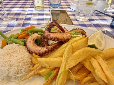 Moustakallis Tavern