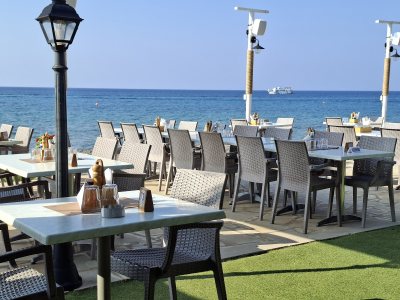 YIALOS BEACH GRILL HOUSE
