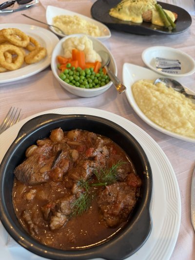 Les Amis Restaurant
