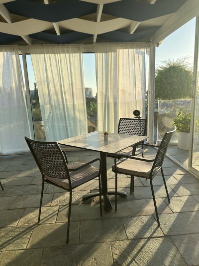 Sunset Breeze Restaurant & Lounge