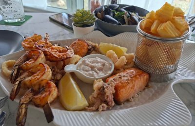 Sunset Breeze Restaurant & Lounge