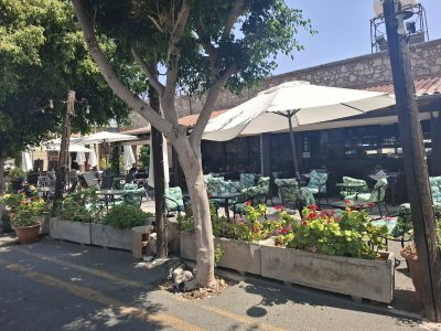 Miki's Tavern & Fish Restaurant