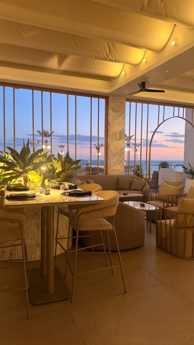 Glasshouse Lounge Restaurant