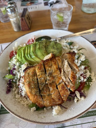Yiasemi restaurant