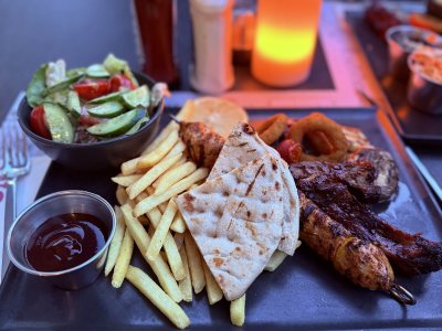 Robinson's Food & Bar