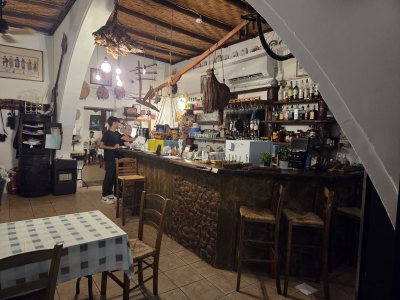 Old Simos Tavern