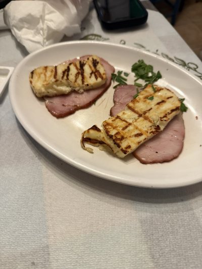 Old Simos Tavern