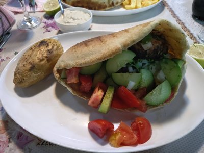 Ψησταριά η Δερύνεια (νέα Σαλαμίνα)