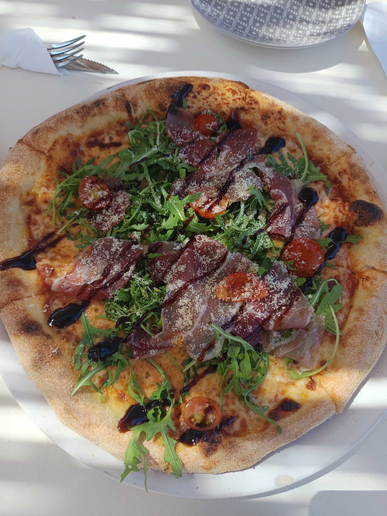 Flox Bar and Greek Restaurant