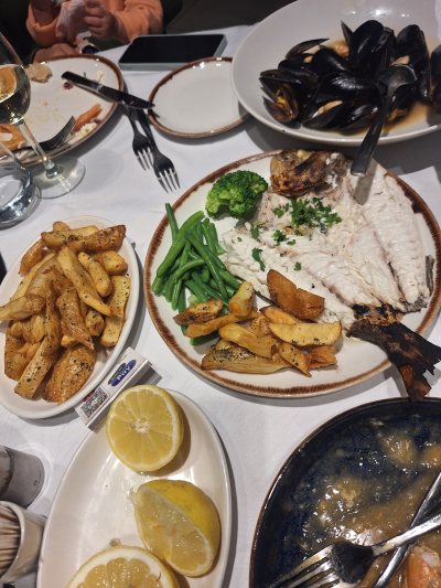 Pyxida Fish Tavern (Limassol Marina)