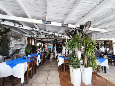 Salamis Restaurant, Fish Tavern & Sports Bar