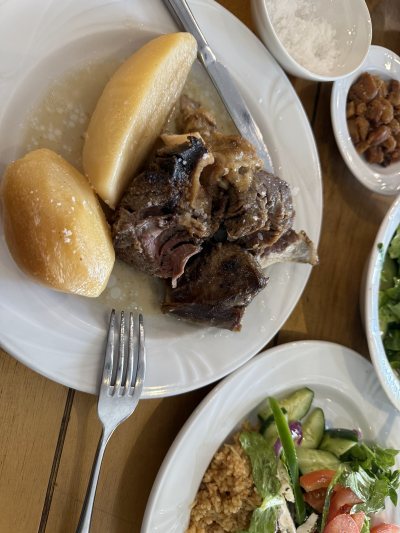 To Varelli Traditional Tavern