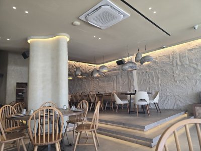 Lush Beach Bar Resto