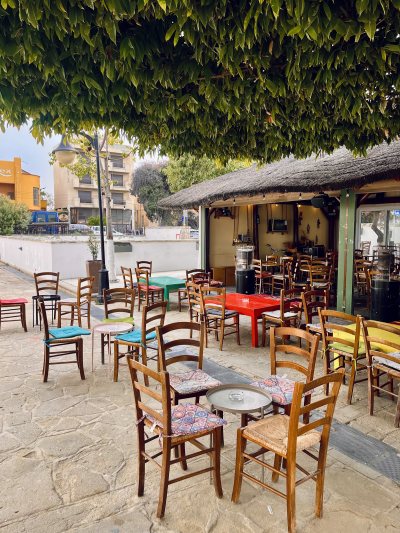 Kafeneio To Tahidromeio