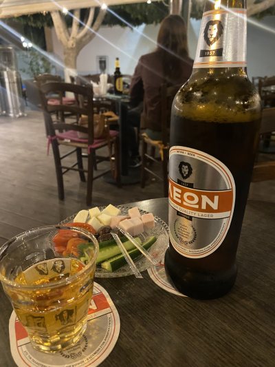 Kafeneio To Tahidromeio