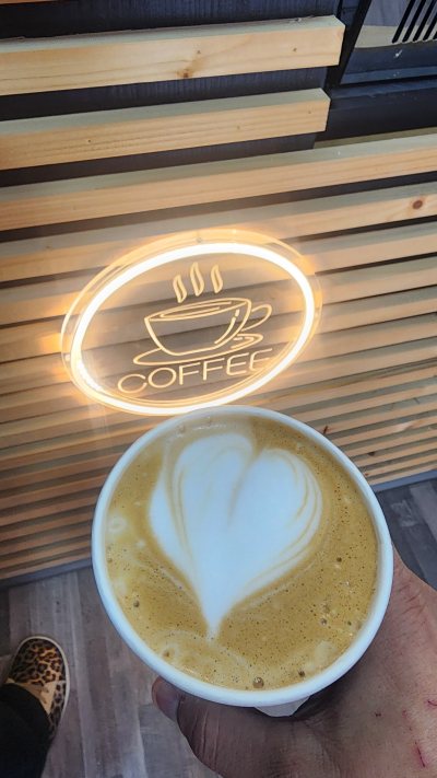 Hot Shot Coffee shop ☕️☕️☕️
